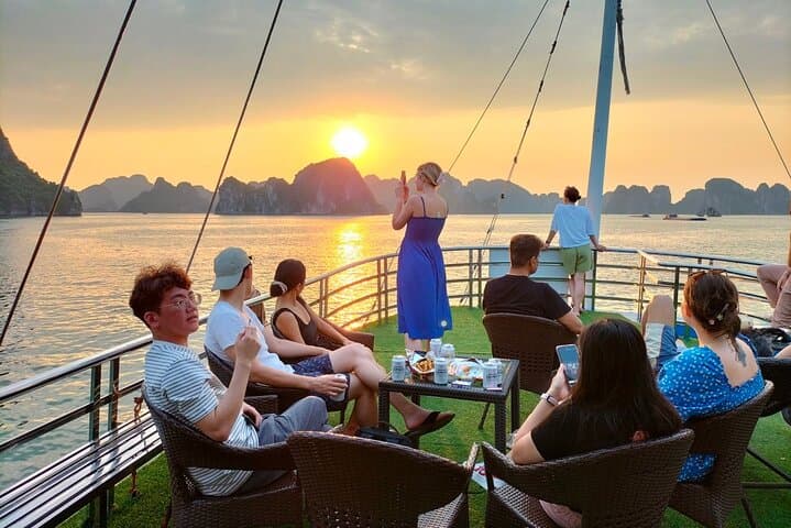 Ha Long Bay Day Cruise: Kayaking, Surprise Cave & Titop Island photo 6