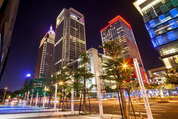 Taipei Night Tour: Ningxia Night Market, Lungshan Temple & Xinyi Bars photo 1