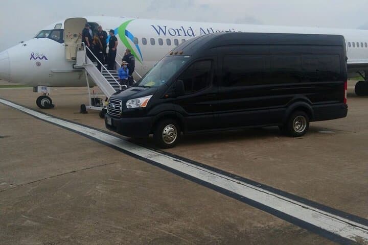 Private Galveston to Hobby Airport Shuttle for Groups up to 10 photo 3