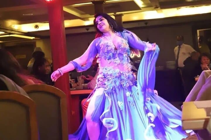 Nile Dinner Cruise in Cairo: Private 2-Hour Buffet & Belly Dance