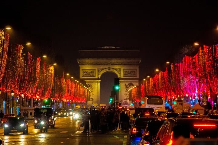 Private Paris City Tour with Photos at Every Stop photo 5
