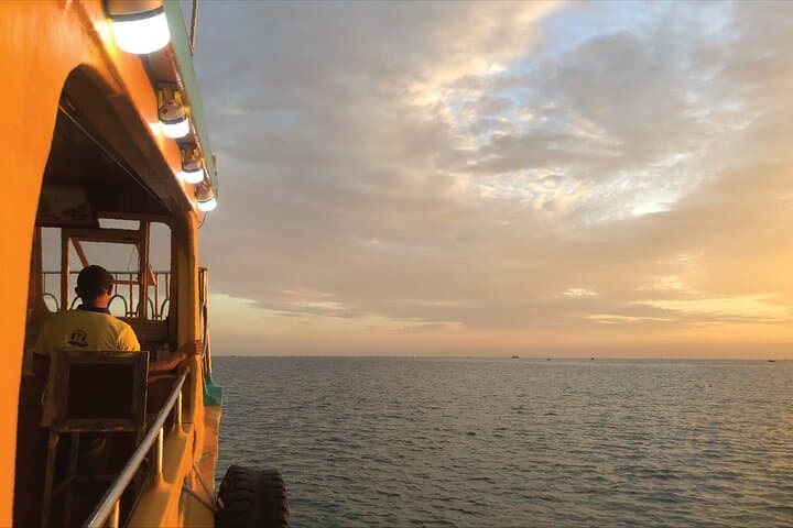 Sunset & Night Squid Fishing in Phu Quoc — Private Boat, BBQ & Local Techniques