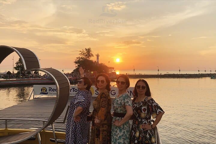 Sunset & Night Squid Fishing in Phu Quoc — Private Boat, BBQ & Local Techniques photo 4