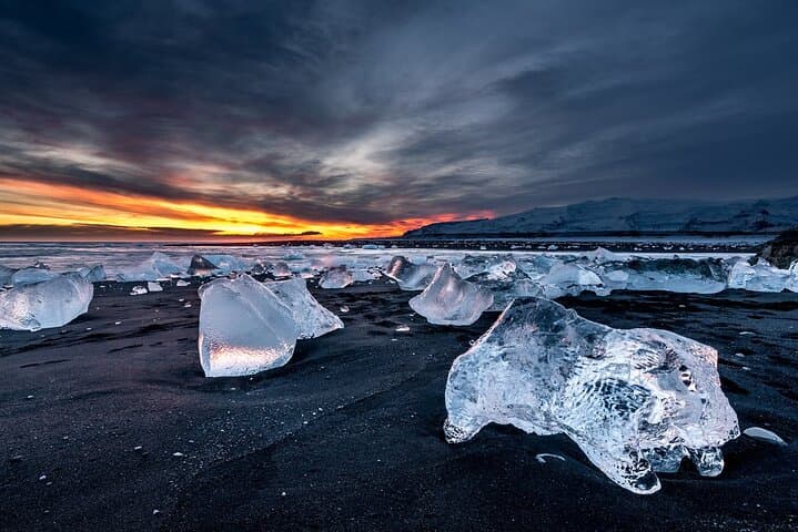 Jökulsárlón Glacier Lagoon & Diamond Beach: A Private Day Trip from Reykjavík