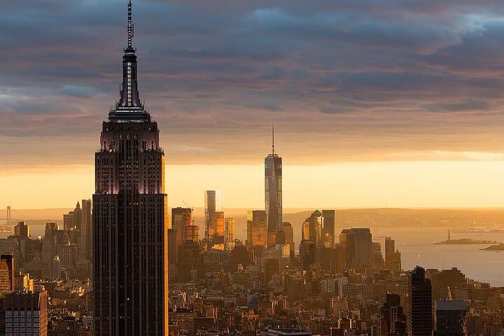 Helicopter Adventure: Explore the NYC Skyline photo 5