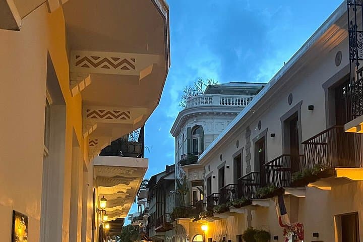 Panama City Private Tour: From Casco Antiguo Streets to Miraflores Locks photo 3