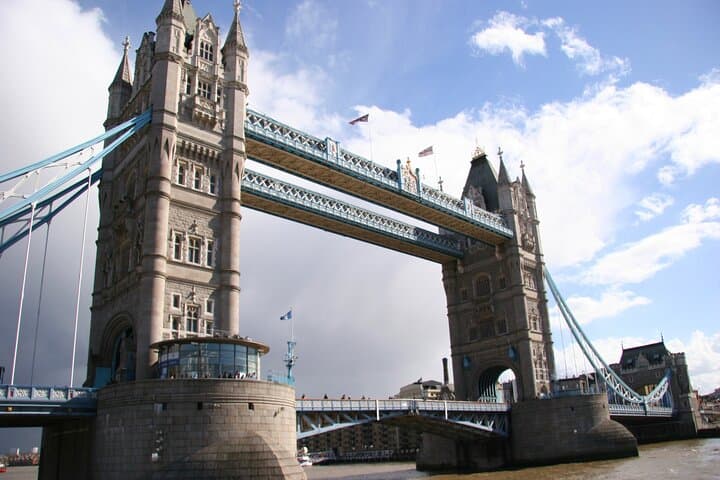 Private Skip-the-Line Tower Bridge & Tower of London Guided Tour photo 3