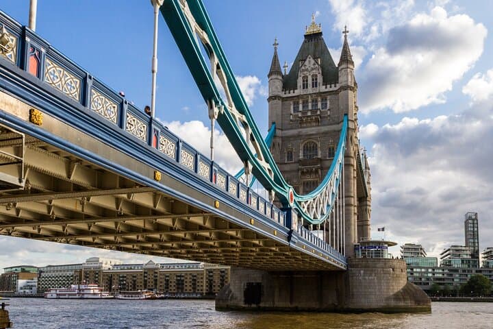 Private Skip-the-Line Tower Bridge & Tower of London Guided Tour photo 6
