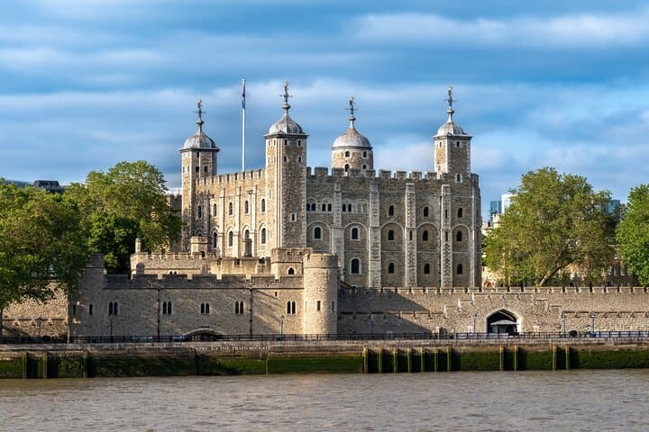 London Ghosts and Crime Walking Tour — Jack the Ripper & Haunted Sites photo 6