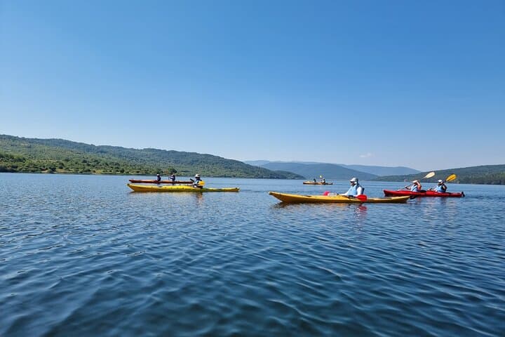 Private Kayak Tour at Pchelina Dam — 4‑Hour Guided Kayaking Near Sofia photo 3