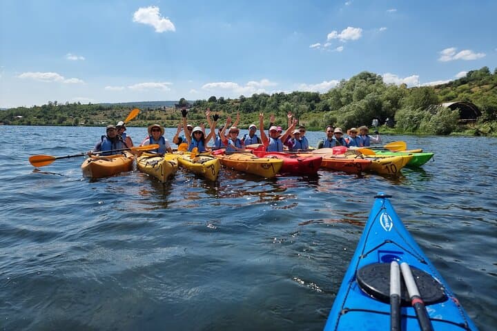 Private Kayak Tour at Pchelina Dam — 4‑Hour Guided Kayaking Near Sofia photo 5