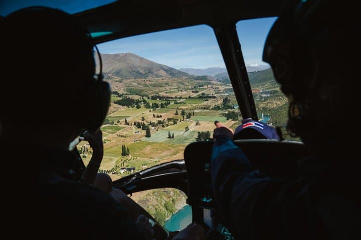 Queenstown Helicopter Wine Tour: Mountain Landing & Gibbston Cellar Doors photo 2