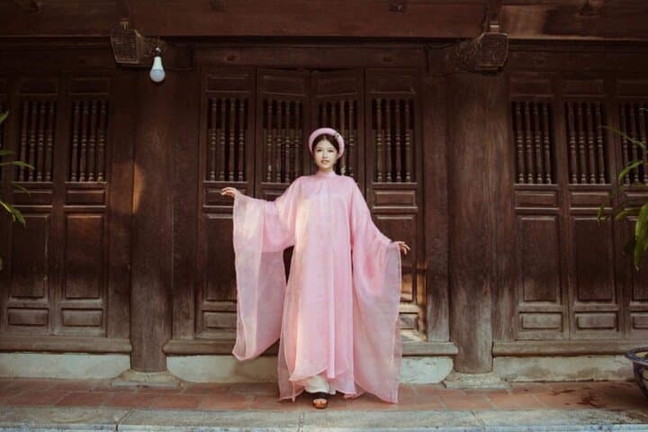 Dress Like Vietnam: Traditional Costume Photoshoot at Dong Dinh Museum photo 4