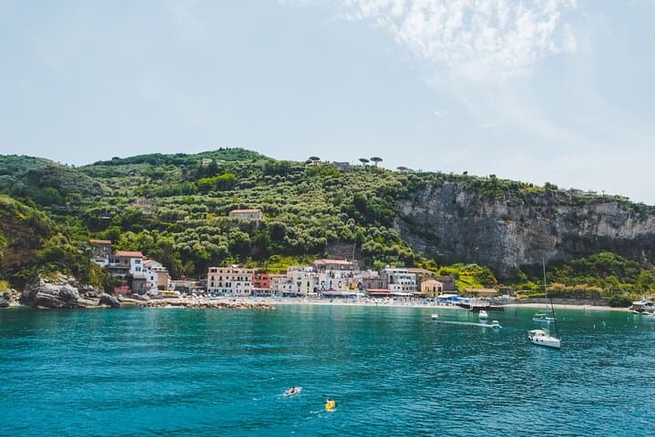 SUP Rental from Marina Grande: Paddle to Bagni della Regina Giovanna on the Sorrento Coast photo 6