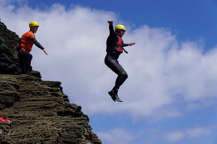 Coasteering in Bossiney Cove: Bude Cornwall Sea‑Cliff Adventure photo 4