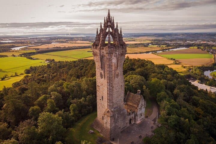 Wallace Braveheart Private Walking Tour in Stirling — National Wallace Monument Experience