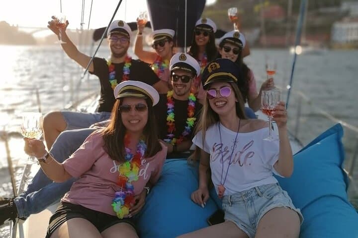 Private Porto Sailboat Party: Two-Hour Cruise from Vila Nova de Gaia with Welcome Drink