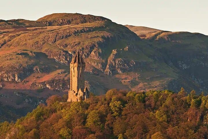Wallace Braveheart Private Walking Tour in Stirling — National Wallace Monument Experience photo 5
