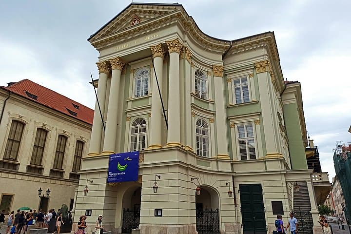 Prague Old Town & Jewish Quarter Private Walking Tour — Astronomical Clock, Synagogues & Pastries photo 3