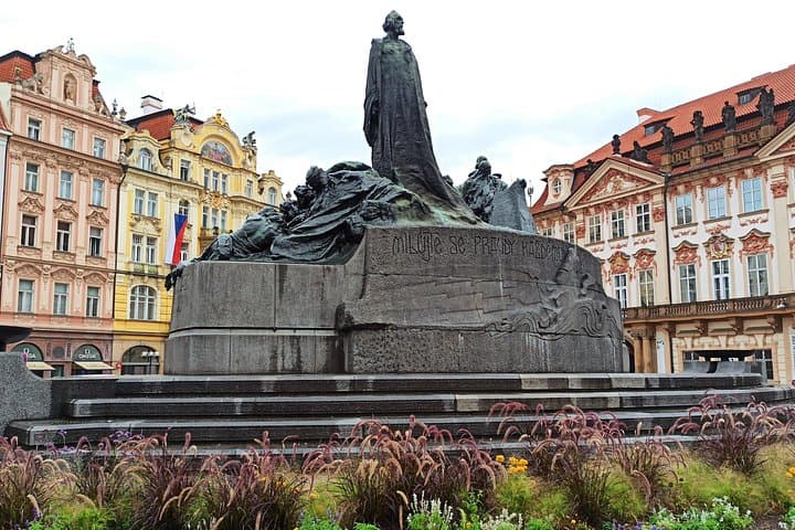 Prague Old Town & Jewish Quarter Private Walking Tour — Astronomical Clock, Synagogues & Pastries photo 2