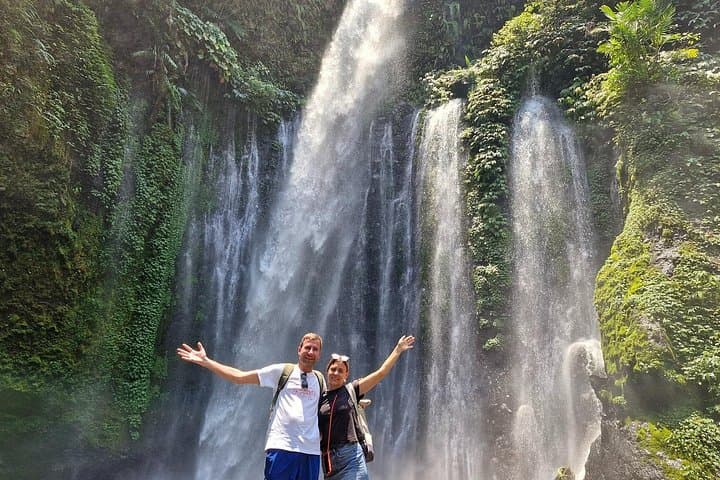 Custom Lombok Private Driver Tour — Beaches, Jungle & Local Markets in a Day photo 5