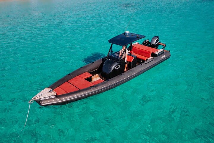 Private Luxury Speedboat Cruise Along Mykonos' Southern Coast