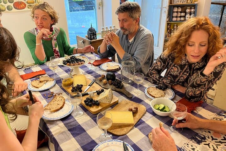 Paris Cheese Tasting & Wine Pairing — 2-Hour Gourmet Tour in Central Paris