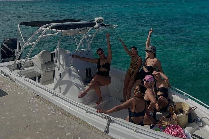 Private Half-Day Grand Cayman Boat Tour — Stingray City, Starfish Beach & Snorkel photo 2
