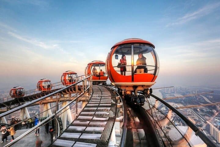 Guangzhou Night Experience: Canton Tower Skydeck & Pearl River VIP Cruise photo 2