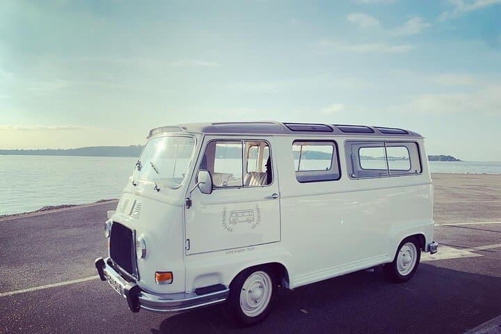 Vintage Bus Tour of the French Riviera: 4-Hour Cannes to Antibes Coastal Drive photo 3