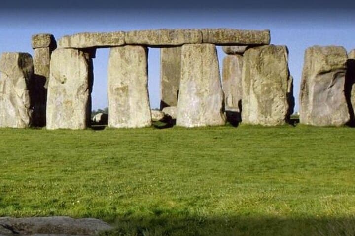 Private Transfer from London to Southampton via Stonehenge — Day Trip & Port Arrival photo 2