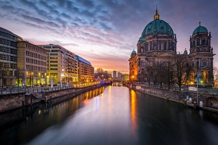 4-Hour Private Berlin Orientation Tour with Hotel Pickup photo 6