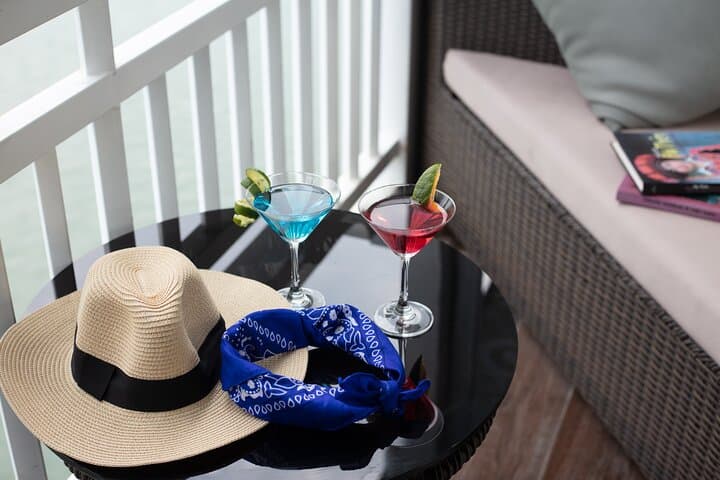 3-Day La Casta Cruise: Explore Halong & Lan Ha Bay in Luxury photo 2