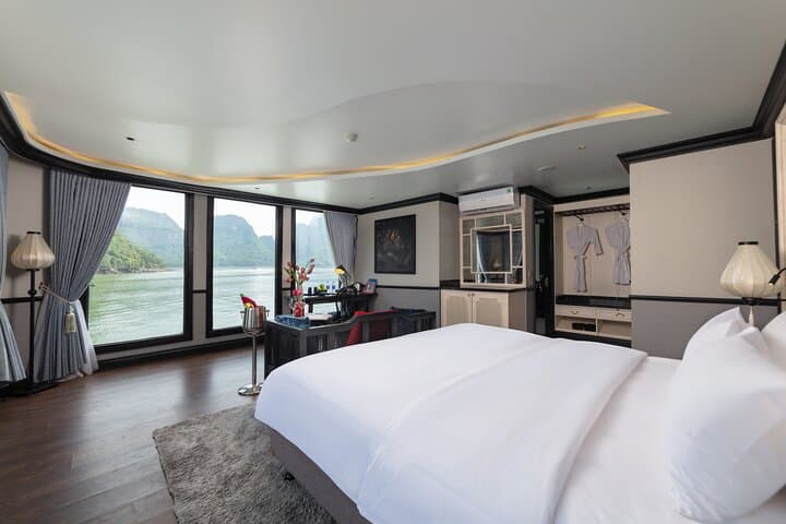 3-Day La Casta Cruise: Explore Halong & Lan Ha Bay in Luxury photo 4