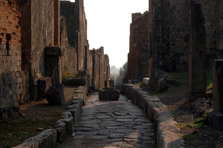 Private Pompeii Guided Tour from Naples — Skip-the-Line Archaeological Visit photo 3