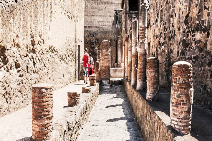 Private Pompeii Guided Tour from Naples — Skip-the-Line Archaeological Visit photo 5