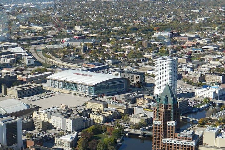 Private Downtown Milwaukee Helicopter Ride Over Milwaukee Bay photo 3