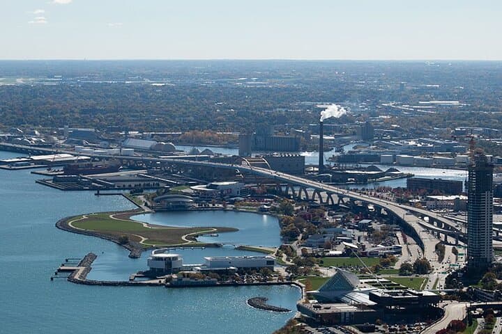 Private Downtown Milwaukee Helicopter Ride Over Milwaukee Bay photo 5