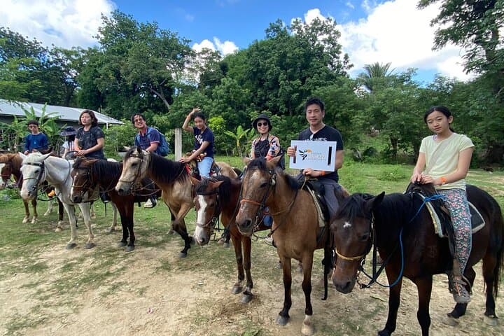 Roatán Horseback Ride and West End Tour — Rum, Chocolate & Coastal Views photo 2