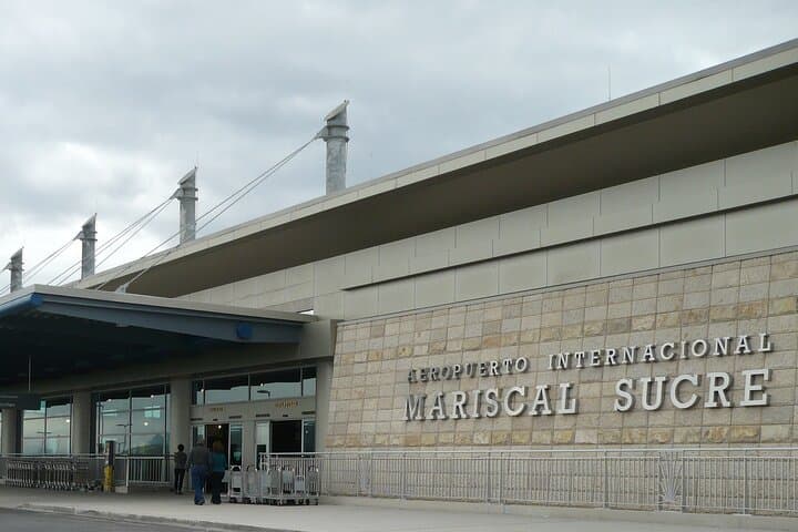 Quito Private Airport Transfer — Mariscal Sucre Pickup & Drop-off photo 2