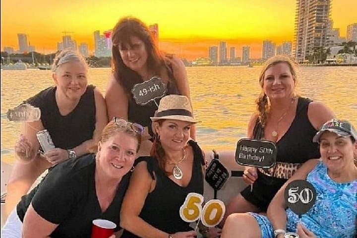 Miami Private Boat Ride: Champagne Cruise of Biscayne Bay photo 3
