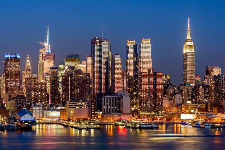 Experience the Lights: New York's Nighttime Skyline Helicopter Tour