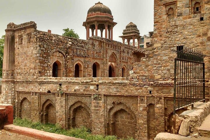 Mehrauli Archaeological Park Guided Half-Day Walking Tour — Delhi History Walk photo 4