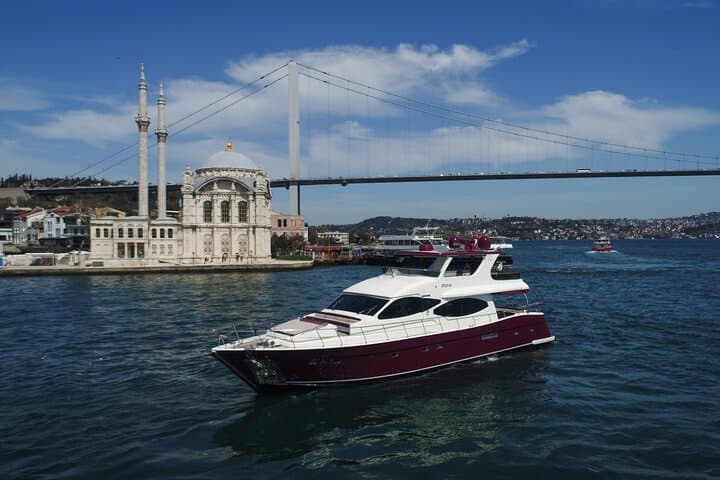 Half-Day Bosphorus Cruise & Kanlica Stopover — Morning and Afternoon Yacht Tour in Istanbul photo 3