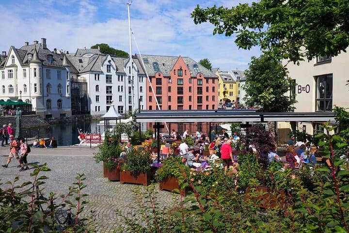 Ålesund Sightseeing and Viking Saga Islands — Giske, Godøy & Aksla Viewpoint Tour photo 5
