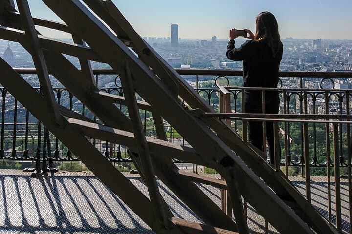 Eiffel Tower Reserved Access: Summit or 2nd Floor Direct-Entry Ticket photo 2