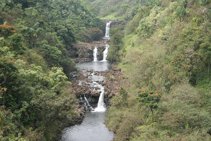 Big Island Waterfall Wonders: Slingshot East Coast Adventure photo 4