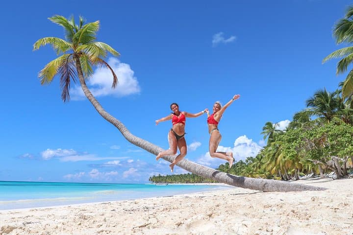 Saona Island Full-Day Tour from Punta Cana — Beaches, Starfish & Natural Pools photo 1