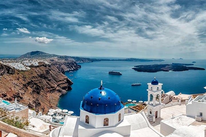 Private Blue Domes Santorini Photo Tour: Oia, Imerovigli & Firostefani photo 4