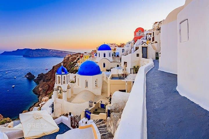 Private Blue Domes Santorini Photo Tour: Oia, Imerovigli & Firostefani photo 2